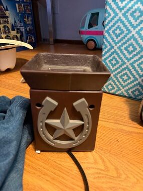 Scentsy Brown Wax Warmer with Silver Star & Horseshoe Accent